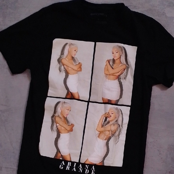 Ariana Grande Print Black Graphic T-Shirt - Picture 3 of 6